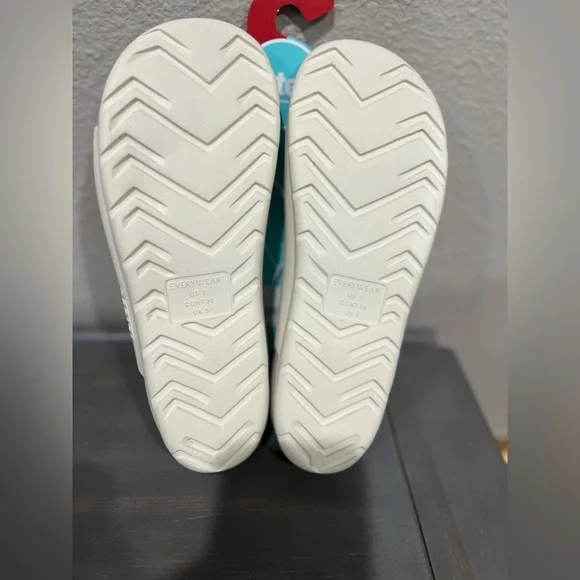 Totes women’s Lightweight Waterproof Adjustable Double Buckle Slide Sandals - Picture 8 of 8